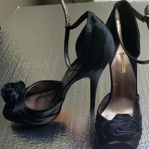 Black heels roses on toe